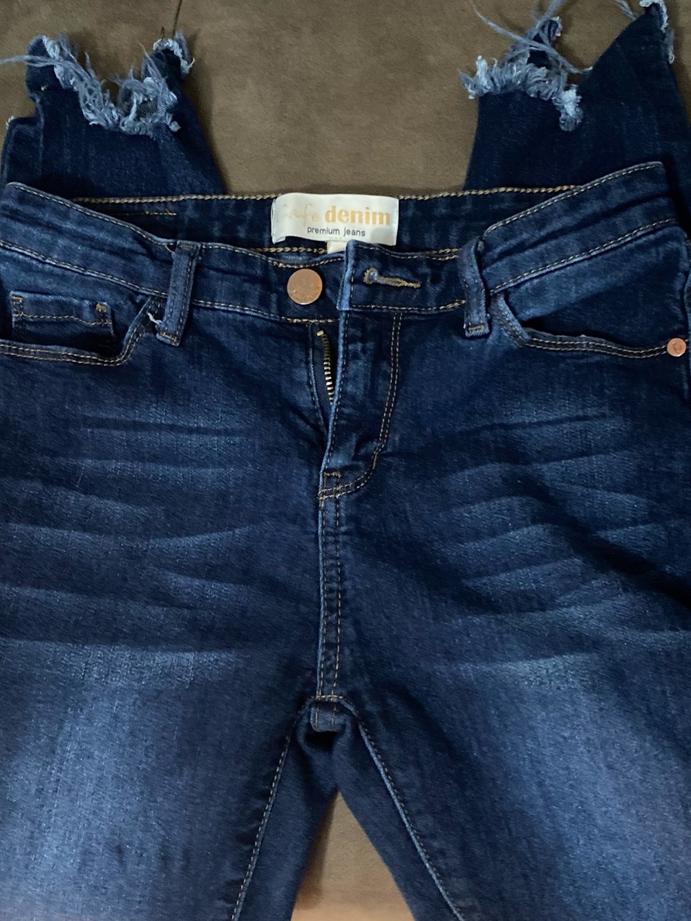 High-Rise Frayed Hem Jeans - Dark Blue Women’s Size 3/4